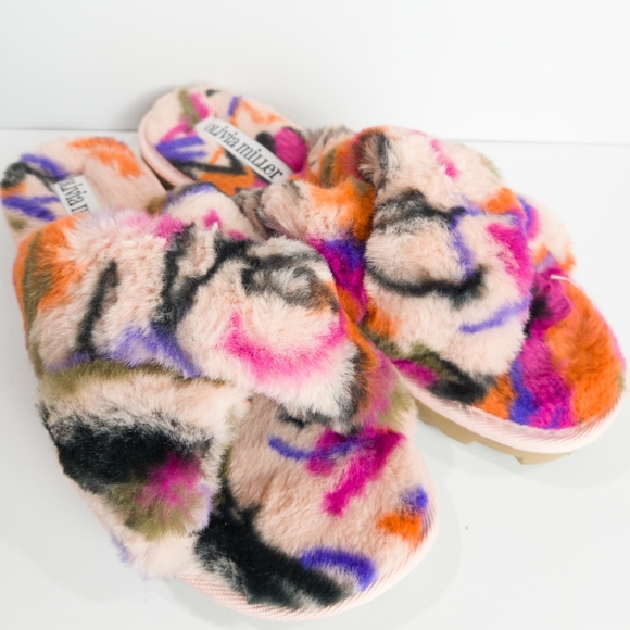 Olivia Miller Belvedere Furry Slide Sandals -8 - Picture 7 of 7